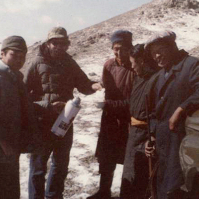 Hunter with guides